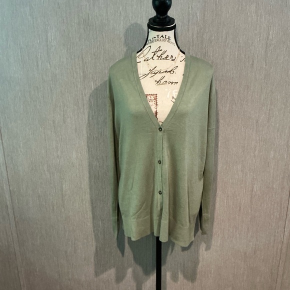 Willow Green Cardigan Sweater V-Neck Lightweight Size XL - Picture 1 of 7